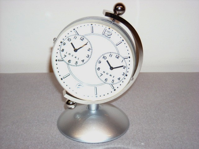 2カ国対応型デジタル時計